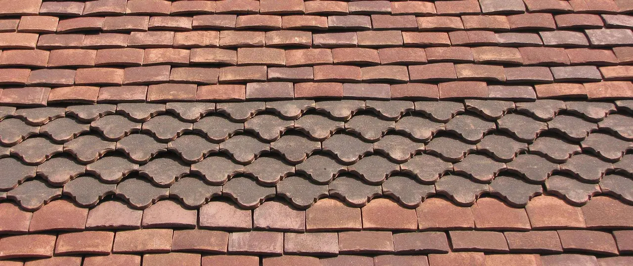 Courses of handmade tiles